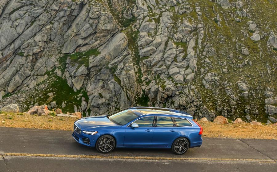  Volvo V90 T6 R-Design 2017 года  (NA) (фото 16 из 18)